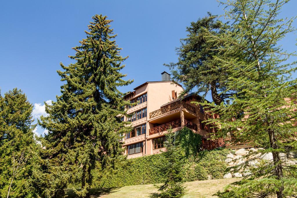 Apartamento Montana Park Apartment Enveitg Bagian luar foto